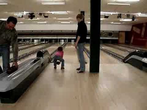 Alina and Kristine Bowling