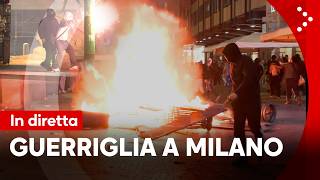 LIVE Caos a Milano, guerriglia in piazza Duomo: diretta video