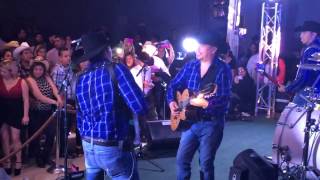 Pávido Navido - La Maquinaria Norteña