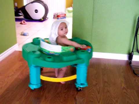 baby exersaucer walker