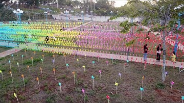 Cuộc thi video hát Quốc ca tại các địa chỉ đỏ do chi đội lớp 8C trường THCS Quang Trung thực hiện