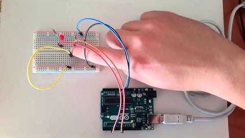 Semáforo controlado con un pulsador - Arduino