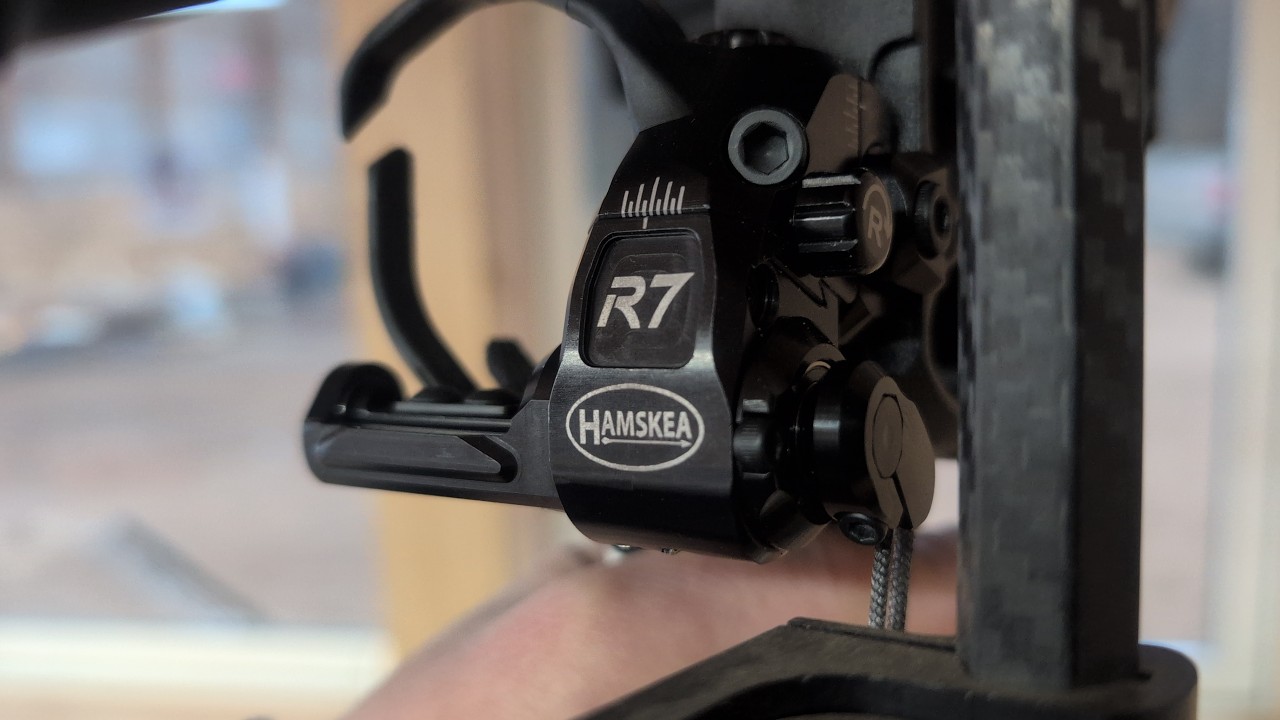 Hamskea R7 — это КРУТО по сравнению с интегрированными упорами для стрел Epsilon или Everest.