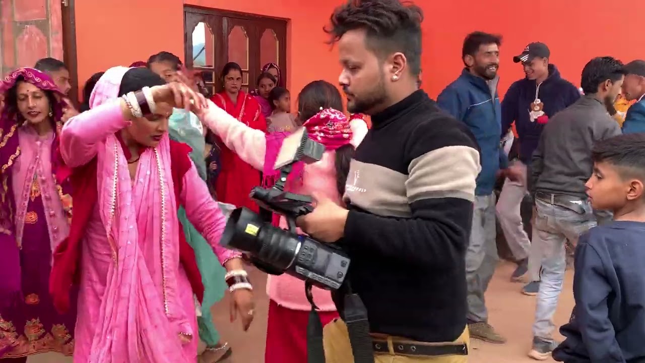 chuk mundiya Dogri Song || Viral New Bus short shorts video 