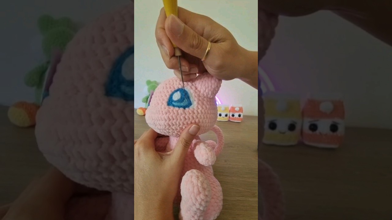 ✨️ Mew needle felting X crochet #asmr #satysfying #crochet #needlefelting #amigurumi #pokemon #mew