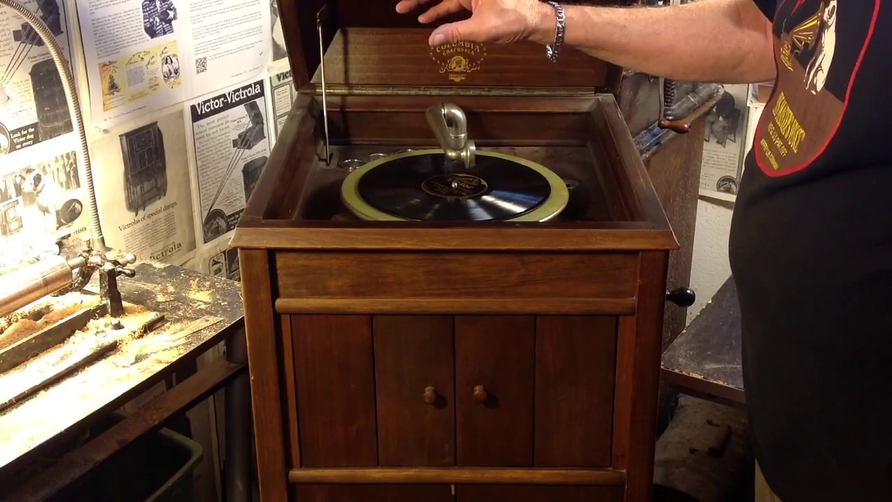 Columbia grafonola floor model original untouched condition