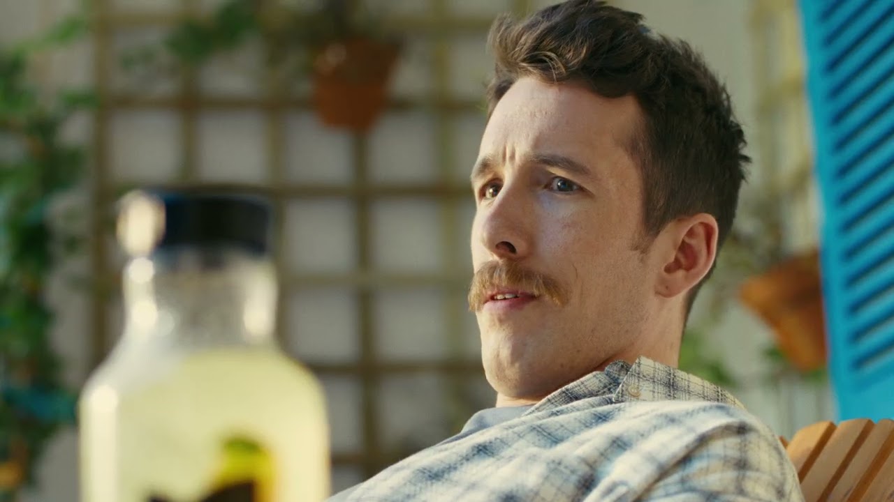 Minute Maid Zero Sugar :15 Neighbor Stare down​