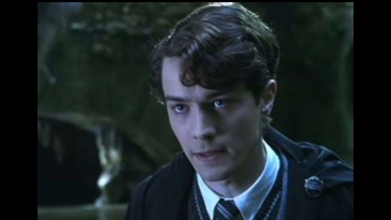 Tom Riddle / Voldemort theme - Harry Potter and the Chamber of secrets - Music by John Williams