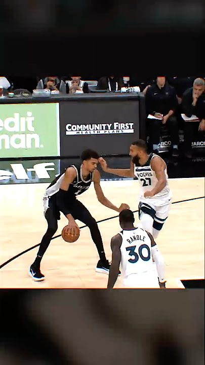 Wemby was toying with Gobert 😮‍💨