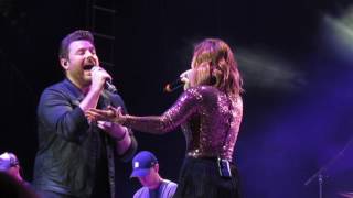 Chris Young and Cassadee Pope sing Think Of You in Knoxville, Tn 12-10-16