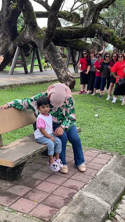backup dancer with hana toddler & mom #taiping