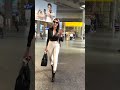 Itna गुस्सा आया की Jacket ही उतार diya,#SherlynChopra snapped at airport