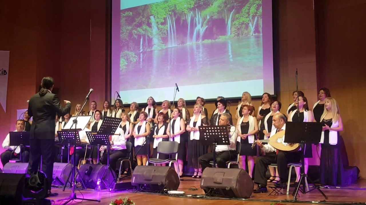 Büyükanneler korosu - Muhabbet Bağına Girdim Bu Gece / Yar Saçların Lüle Lüle