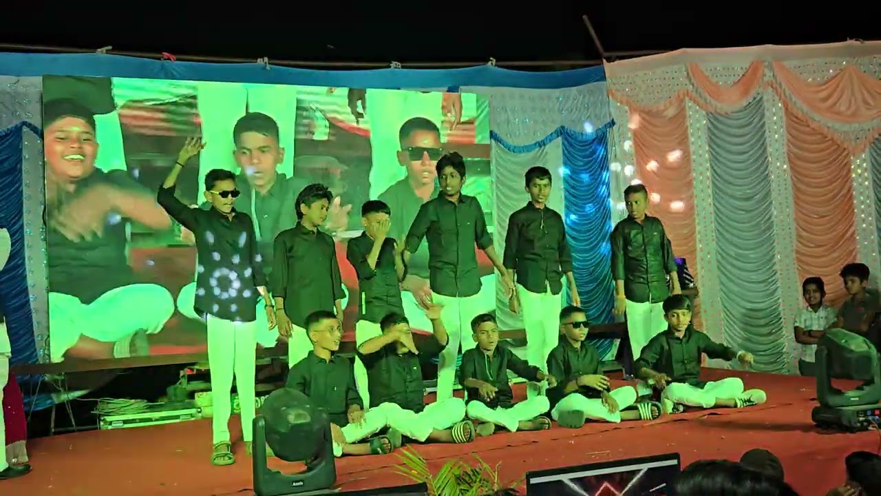 Comedy dance from 8th class student 