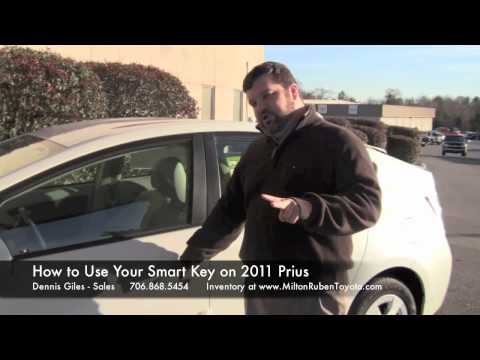 How to Use the Smart Key Features on the 2011 Prius