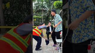 TL | Instant Karma! A True Gentleman Defends [TRACYLEAD] #tracylead #kindperson #respect #help
