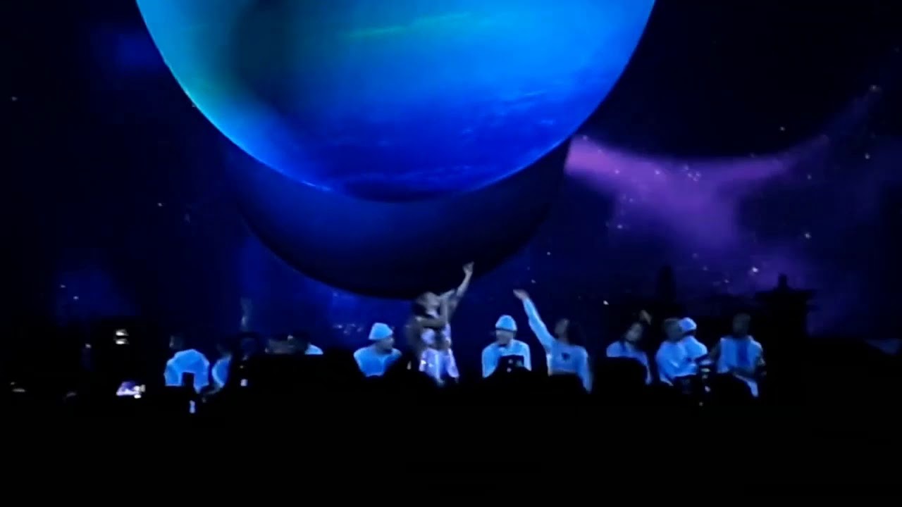 Ariana Grande- NASA (Sweetener Tour Las Vegas 5/11/19)