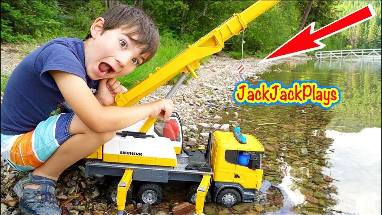 Pretend Play Crane Fishing in a Lake! JackJackPlays YouTube