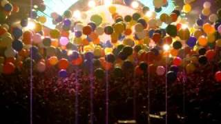 Flaming Lips Nye 20082009 Balloon Drop