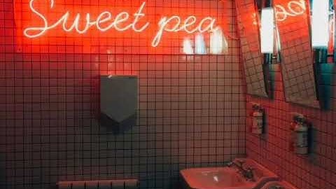 Pied Piper + Pwf but you are at a bathroom in a loud party ...