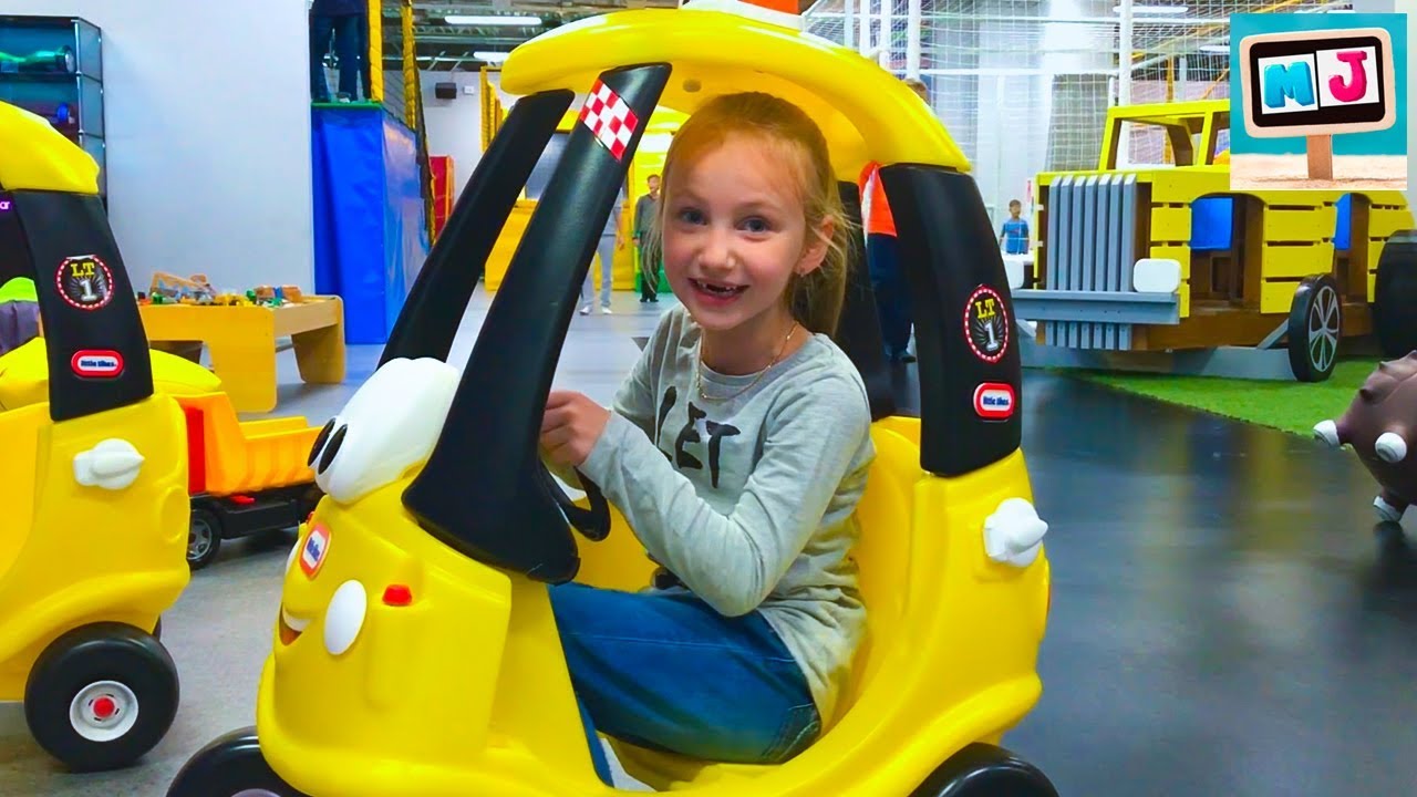 VLOG Аттракционы для детей Горки Шарики Батуты Тарзанка Огромный Лабиринт Cool Jumper