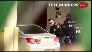 Video - Momento en que trasladan a Farruko a los tribunales por portar $50.000 en efectivo