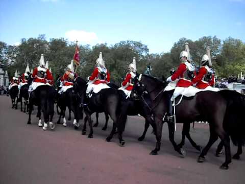 La relève de la garde a Cheval - Londres - YouTube