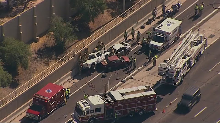 Serious rollover crash shuts down U.S. 60 in Tempe