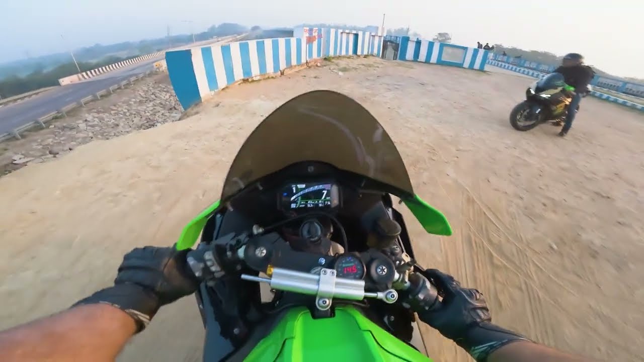 Kawasaki Ninja ZX10R Stage 2 VS Kawasaki Ninja ZX6R Stage 2 | Akra Full System | Quickshifter Sound