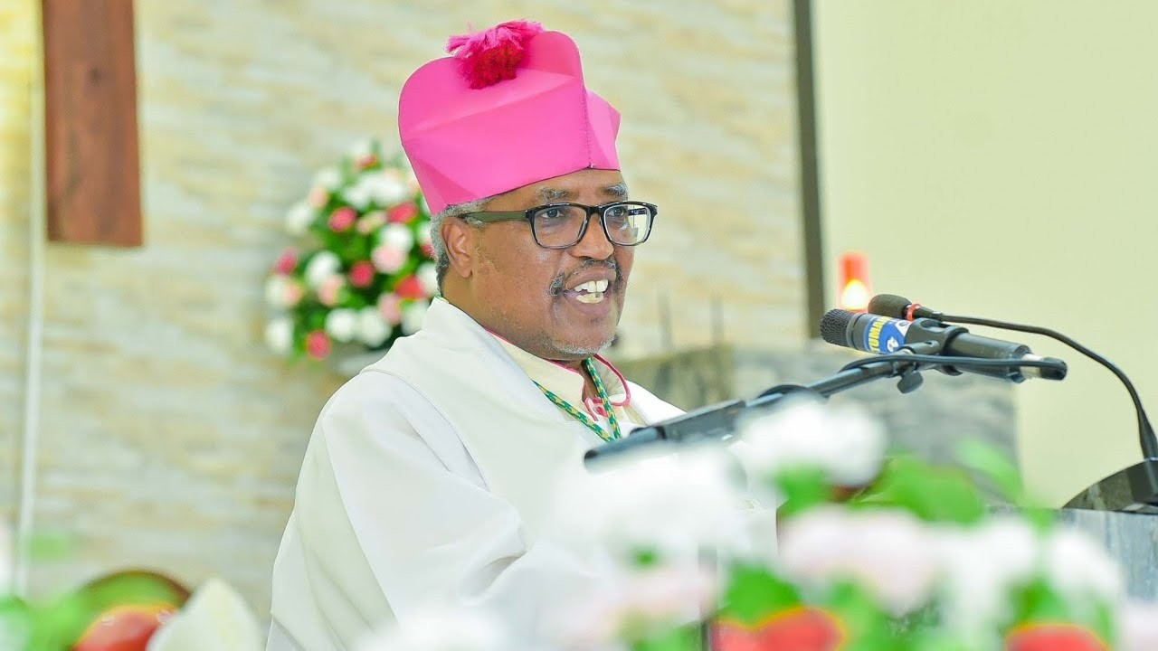 Askofu Mkuu Jude Thaddaeus Ruwa'ichi OFMCap kufungua Ibada ya Wanawake wa Umoja wa Makanisa.