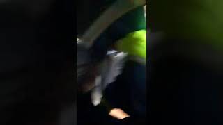 Motorista desce de veículo e quebra radar móvel com pedaço de pau em rodovia de São Paulo