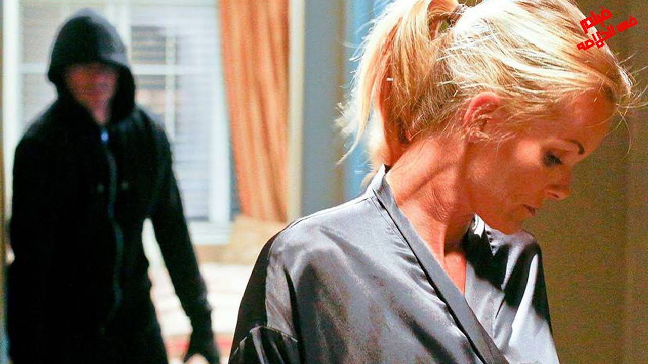 بنت جميله بسبب الى حصلها بتخاف من خيالها وبتراقب جيرانها لكن بتشوف جريـ مه بتحصل قدامها ! ملخص فيلم