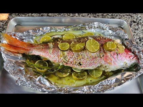 Video: Cómo Hornear Pescado Rojo En El Horno