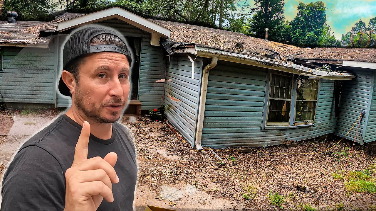 I Bought an ABANDONED House - Newspapers from 1955 and Double Bladed Axe ....