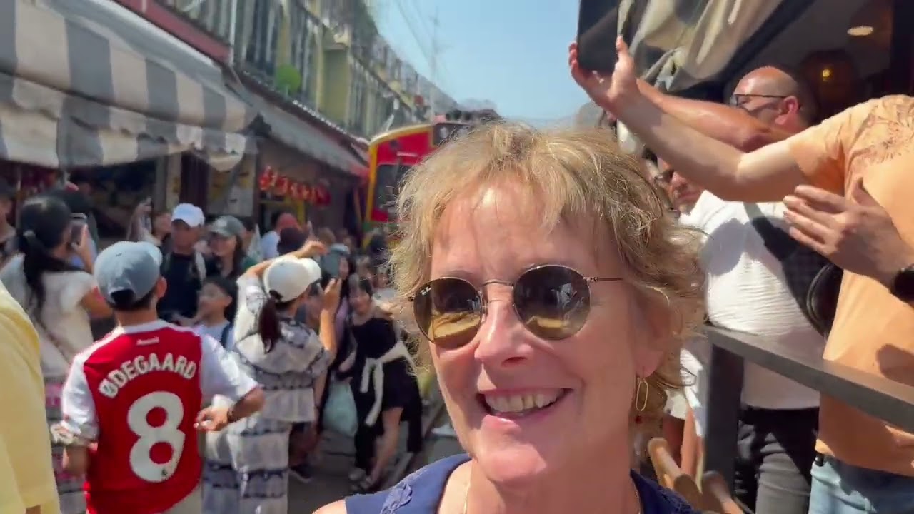 Железнодорожный рынок Маеклонг… это, в буквальном смысле, событие, которое случается раз в жизни!!