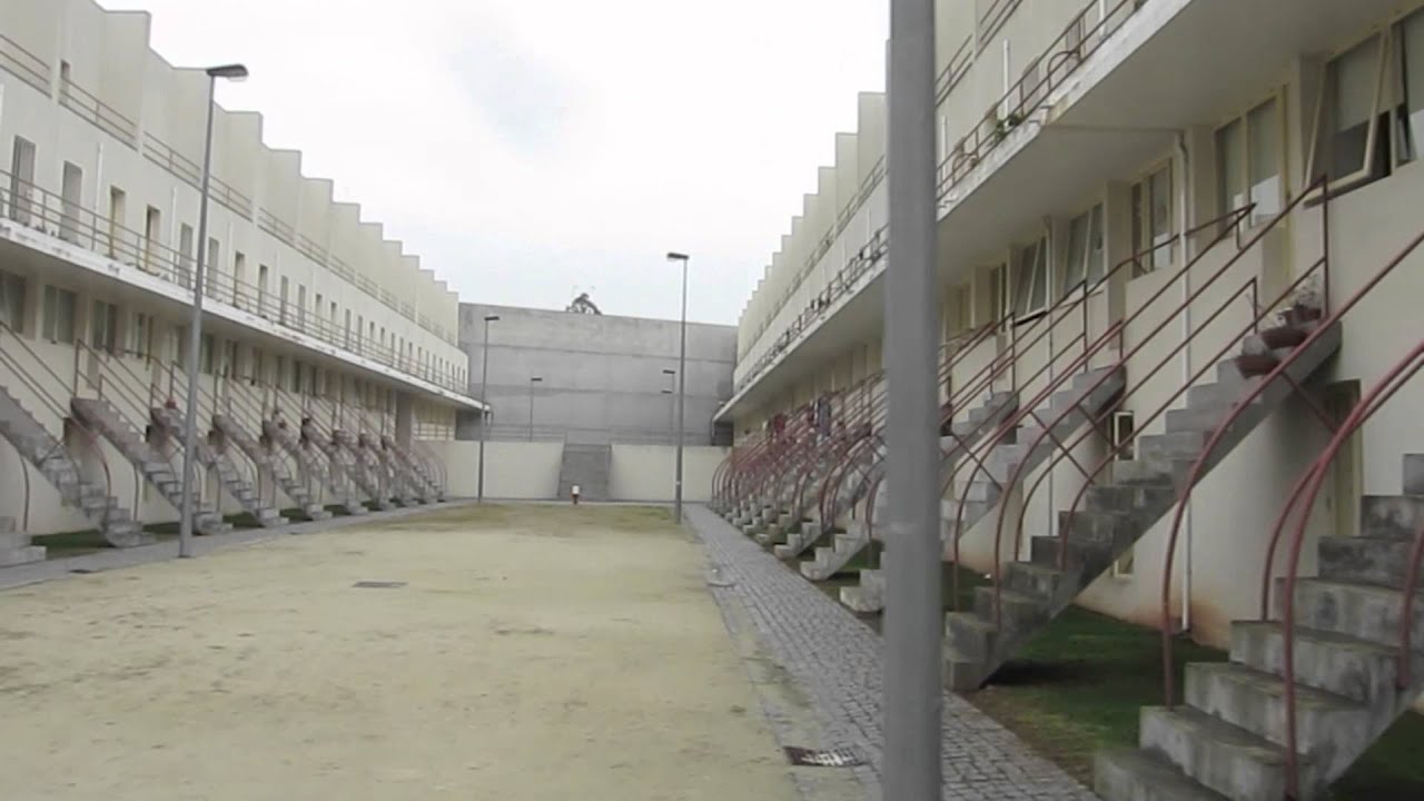 Alvaro Siza Vieira - Bouca Housing Complex - YouTube