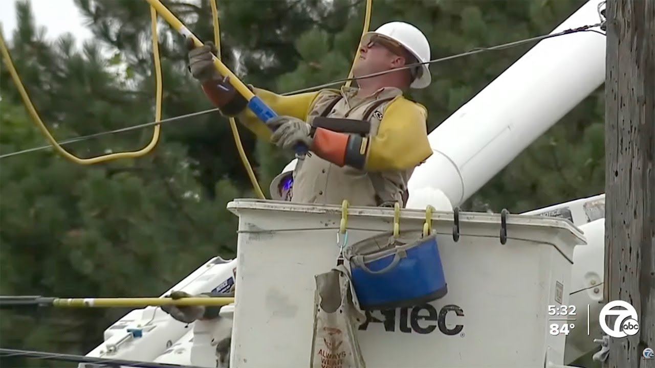 SouthEast Michigan - Power Outages After Heavy Storms - YouTube