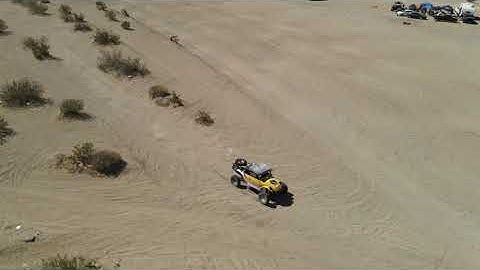 Off-road Baja Bug tears up The Desert