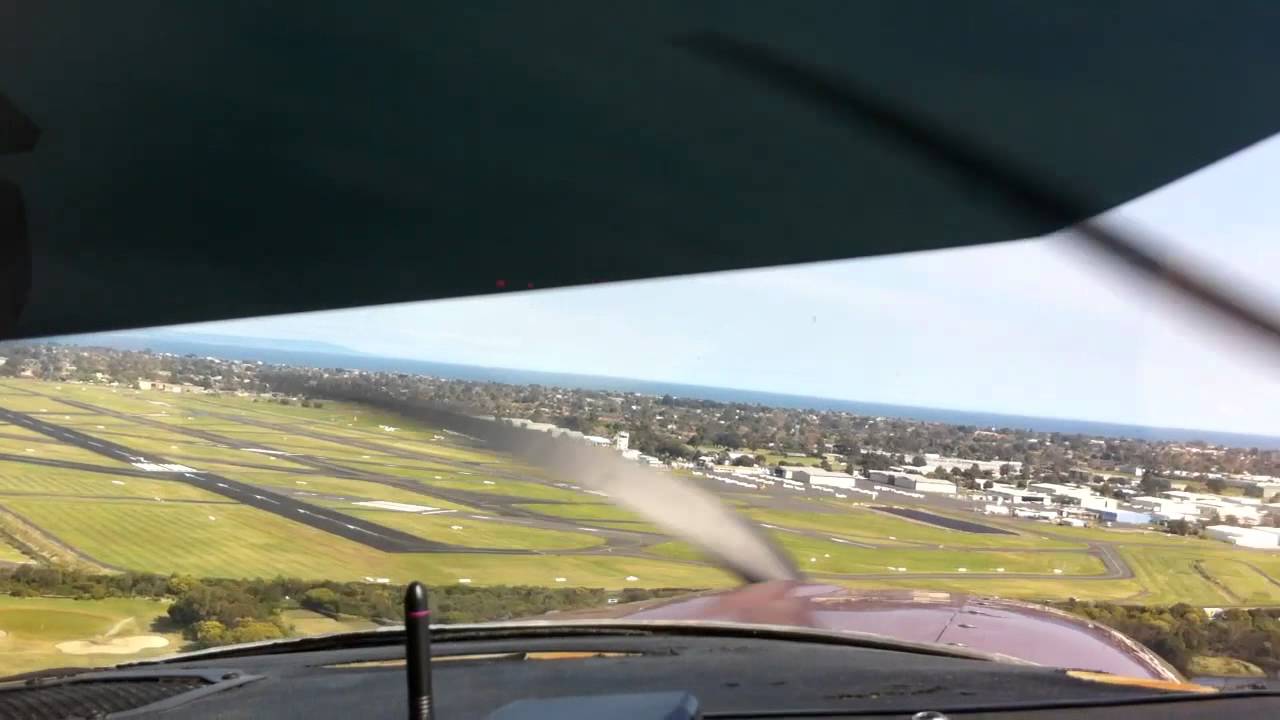 Simulated Engine Failure & Glide Moorabbin YMMB C182 - YouTube