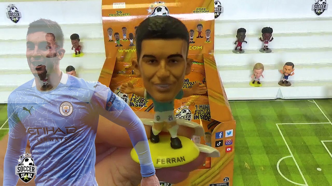 Opening Soccerstarz 2022 foil blind bags - Unboxing random