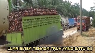 Download Lagu Skil drivernya luar biasa melewati dalam nya lumpur MP3