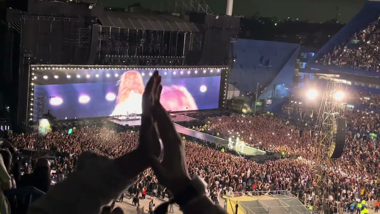 LA FUERTE / LAS DE LA INTUICIÓN Shakira en Buenos Aires 