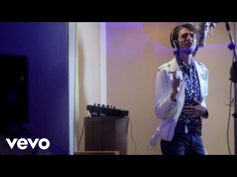 Esteman, Caloncho, Mon Laferte - Todos Quieren Ser Un Gato Jazz