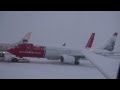 Oslo Airport Gardermoen Winter operations, Landing & taxiing