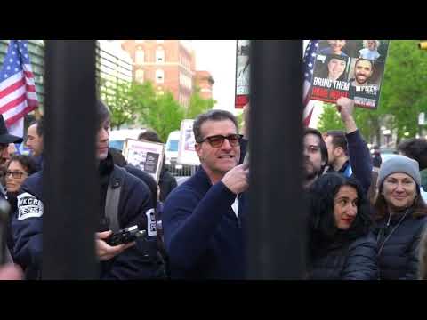 Sean Feucht Leads Pro-Israel Rally to Columbia University Gates