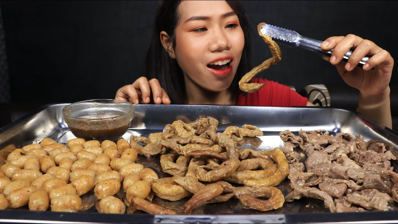 Eating intestine pork with beef stirfry Eating show YouTube