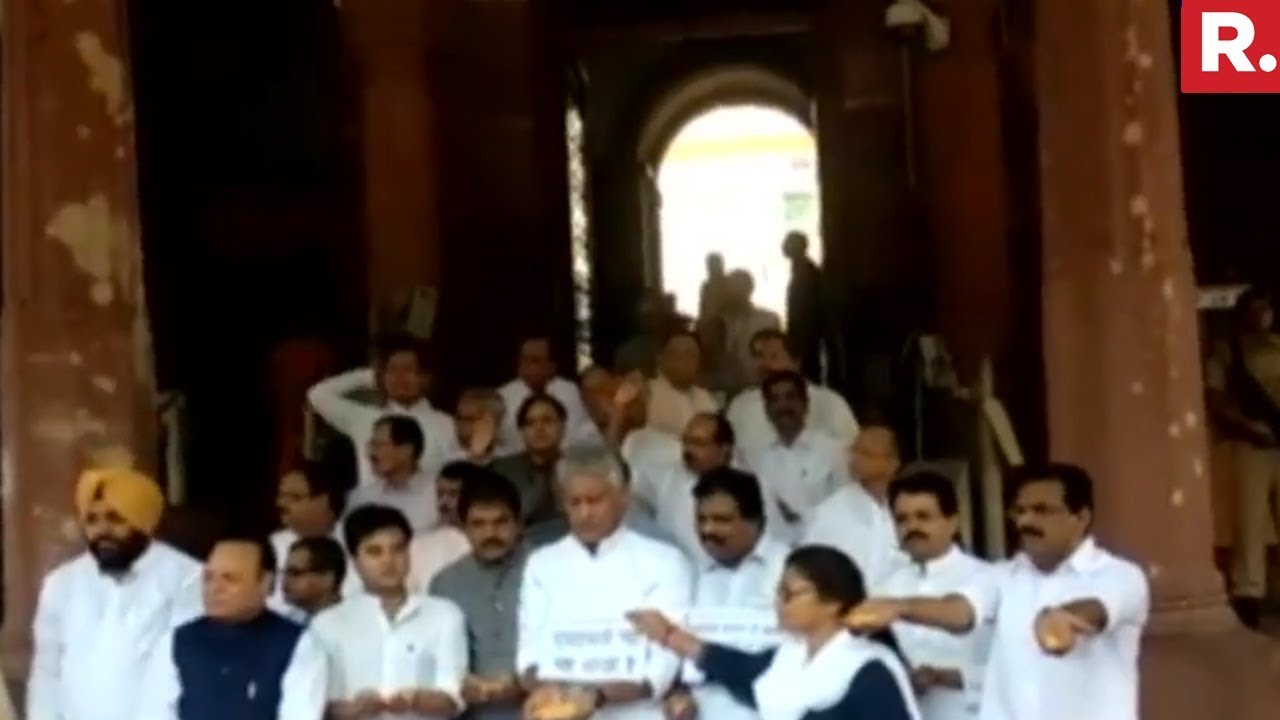 Congress Leaders Protest Outside Parliament Against Modi Government