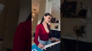 Piyano Güzelimiz 🐣🧡😋🤏 Ğmuryüksel