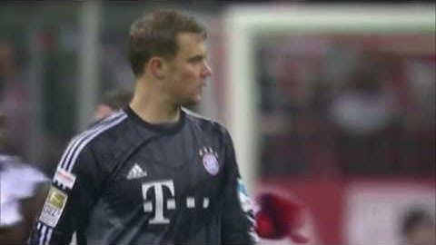 Manuel Neuer leva um frango com dois gols de Rafael e Bayern perde em casa pela primeira vez em 2015