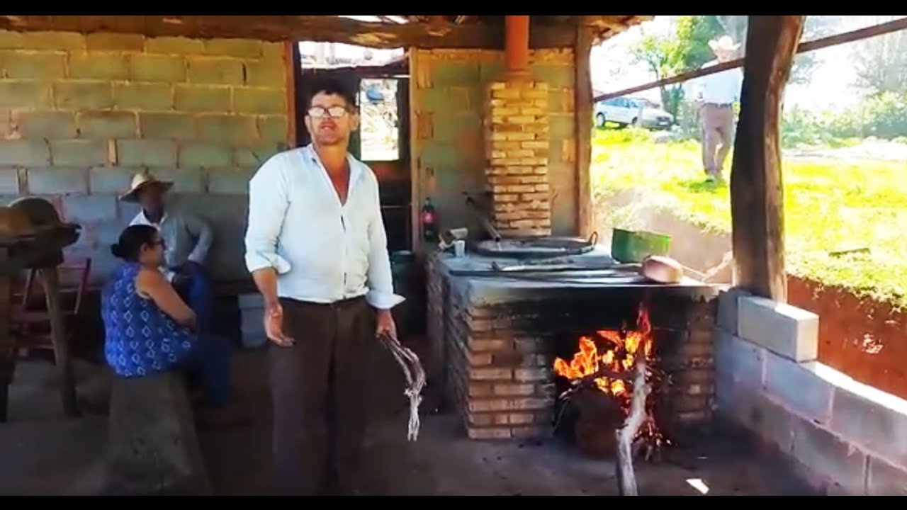Aprendeu em criança a fazer melhor Rapadura artesanal do Interior  com o Bisavó , em Jacui MG,